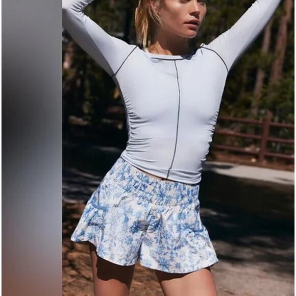 Free People Movement Women's LRG Arctic Snow Get Your Flirt On Shorts NWT - Picture 2 of 9